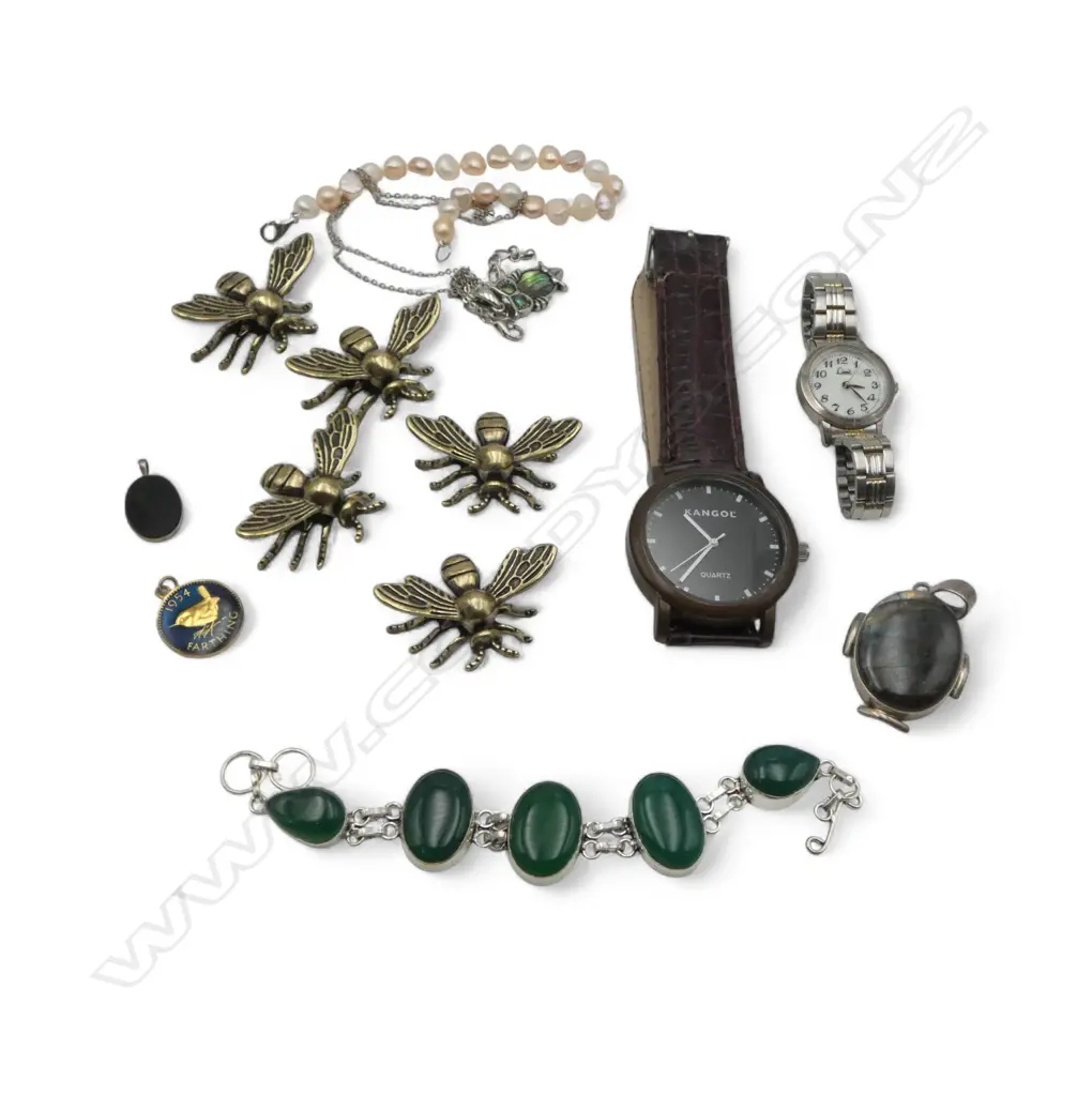 ASST. COSTUME JEWELLERY + 5 METAL BEES W.45mm Image 1++