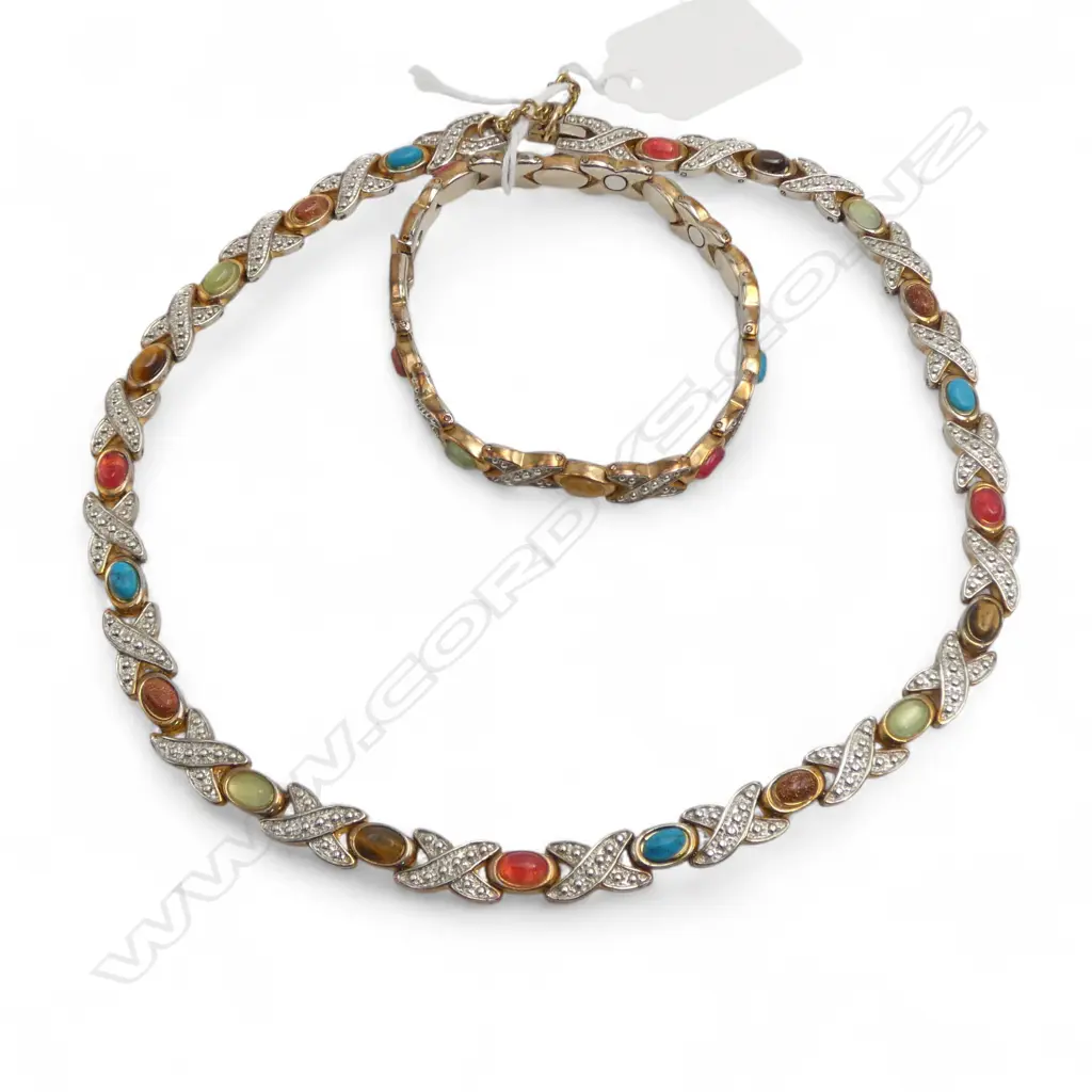 GEMSTONE SET NECKLACE AND BRACELET Image 1++