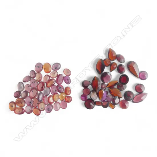 10ct UNSET GARNETS, VARIOUS SHAPES & 10ct ORANGE SAPPHIRE WITH INCLUSIONS