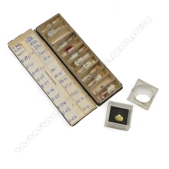 COLLECTION OF LOOSE GEMS (some diamonds)