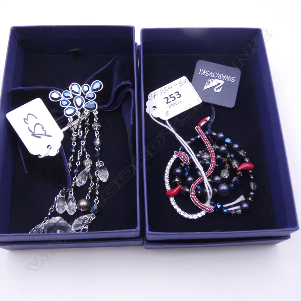 2 SUBSTANTIAL SWAROVSKI CRYSTAL BROOCHES, NAVY BOW & MULTI COLOURED HEART Image 1++
