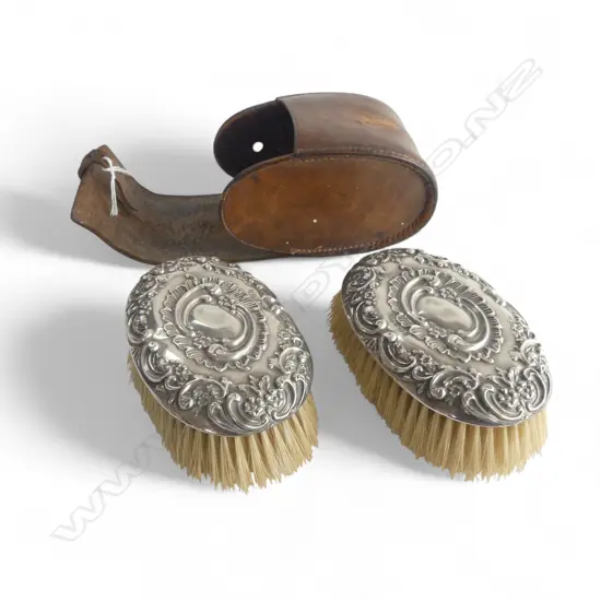 PR STG SILVER BRUSHES, B'HAM 1902, IN LEATHER CASE