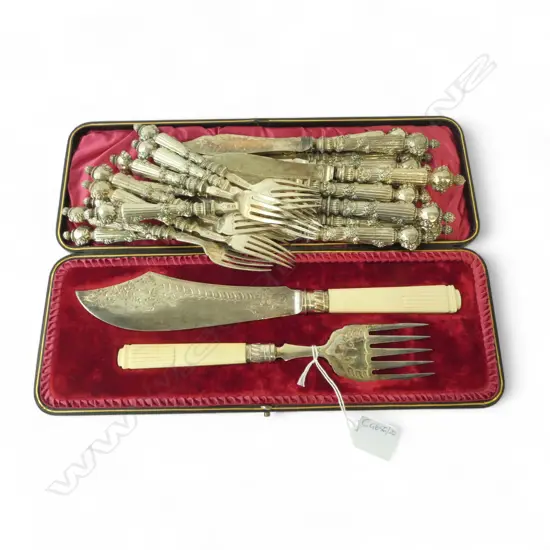 EP FISH SET; 10 FORKS, 11 KNIVES, PR SERVERS (CASED)