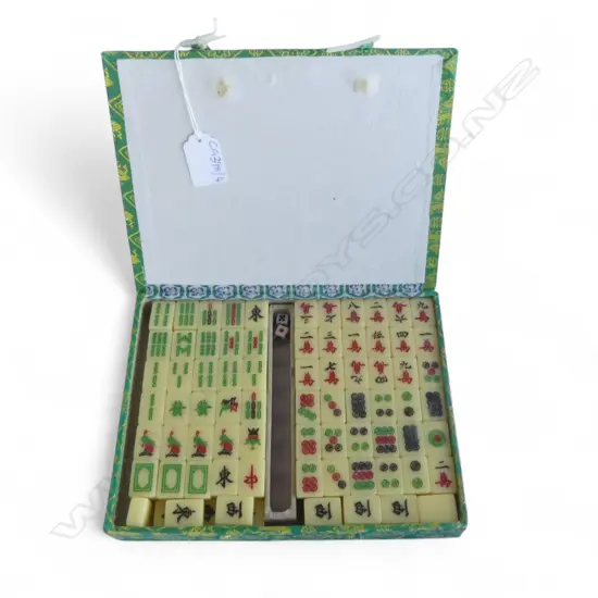 PLASTIC MAH JONG SET, BOXED W.225mm