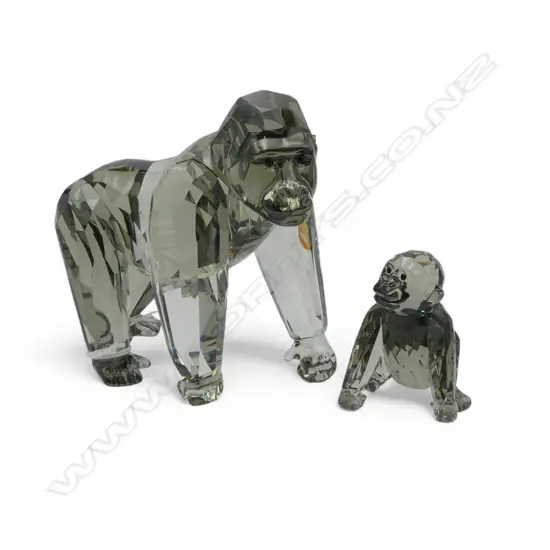 SWAROVSKI 'ENDANGERED WILDLIFE - GORILLAS' H.105mm, BOXED