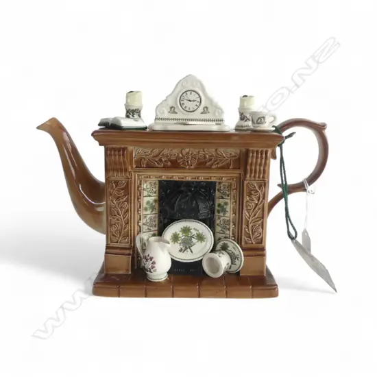 PORTMEIRION 'CLASSIC FIREPLACE' TEAPOT H.215mm