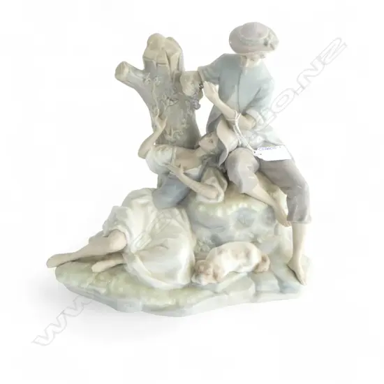 LLADRO ROMANTIC GROUP FIGURINE H.270mm