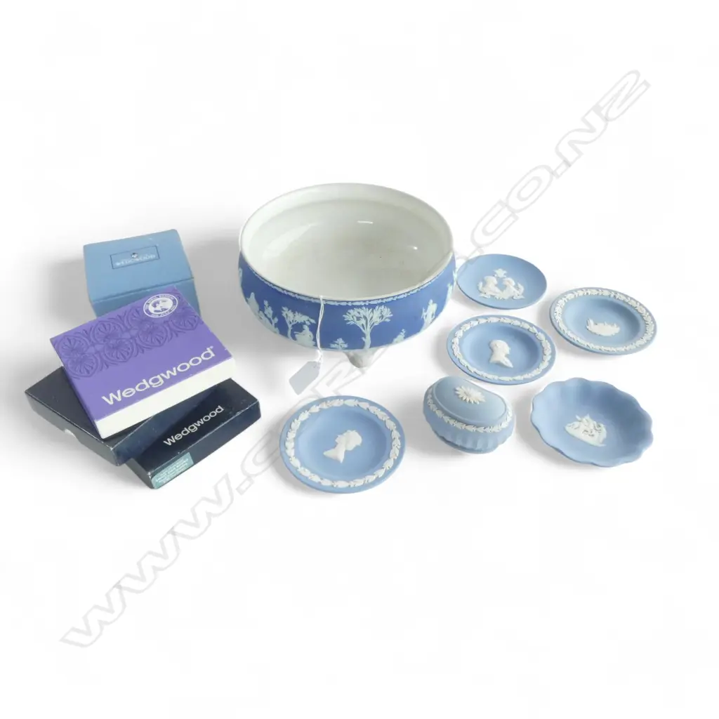 6 PCES WEDGWOOD JASPERWARE INCL. BOWL 225mm dia Image 1++