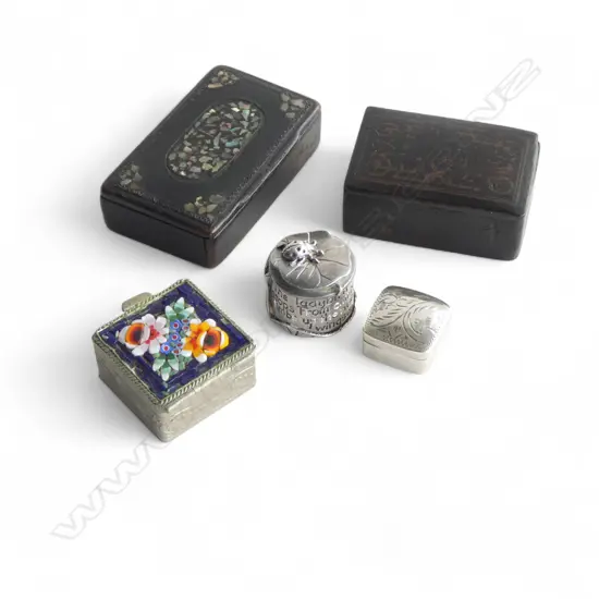 2 ANTIQUE PAPIER MACHE SNUFF BOXES & 3 SMALL PILL BOXES (INCLDS SILVER & MOSAIC) &