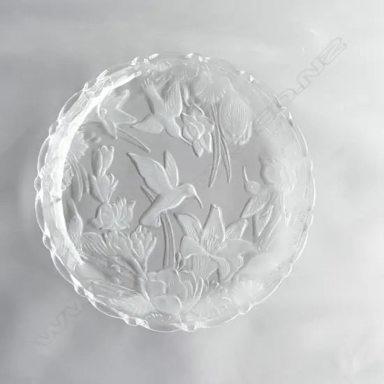 VINTAGE JAPANESE CRYSTAL CLEAR STUDIO & FROSTED HUMMINGBIRDS PLATTER, DIA  320MM
