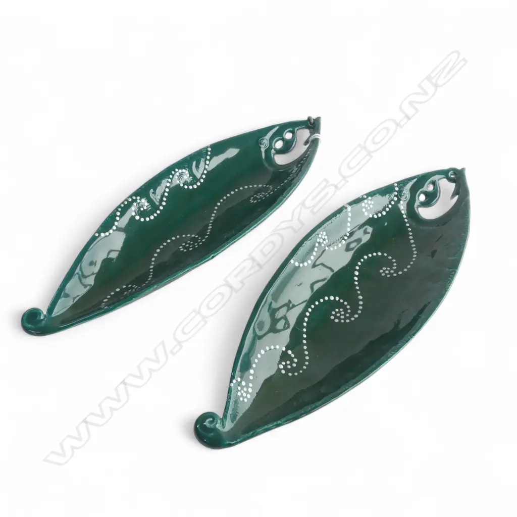 2 GREEN KORO DESIGN KEUM SUN LEE DISHES, L.250mm Image 1++