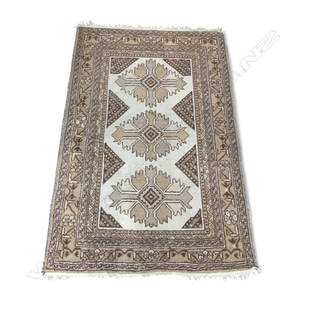 HAND KNOTTED WOOL PILE RUG 1550x1000mm some wear Image 1++
