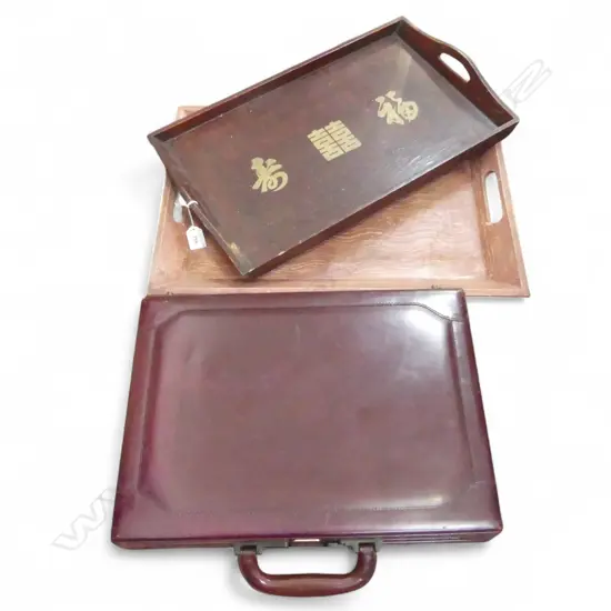 2 WOODEN TRAYS W.540mm + SATCHI BRIEFCASE