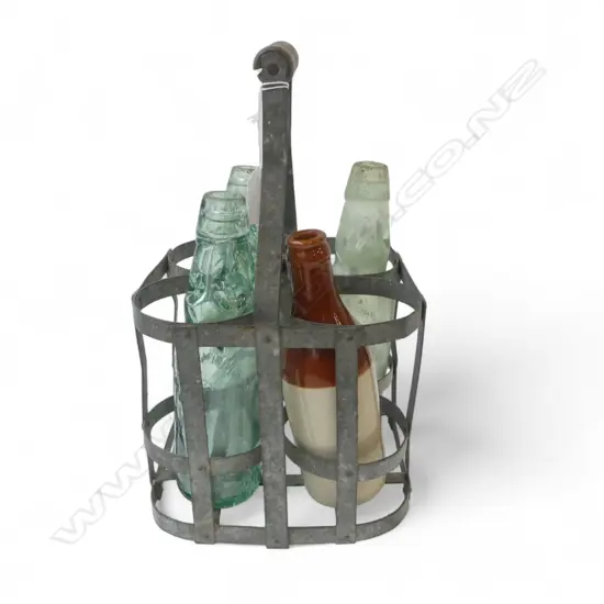 4 MENZIES N.Z. BOTTLES (1 STONEWARE) + VINTAGE BOTTLE CARRIER H.330mm 