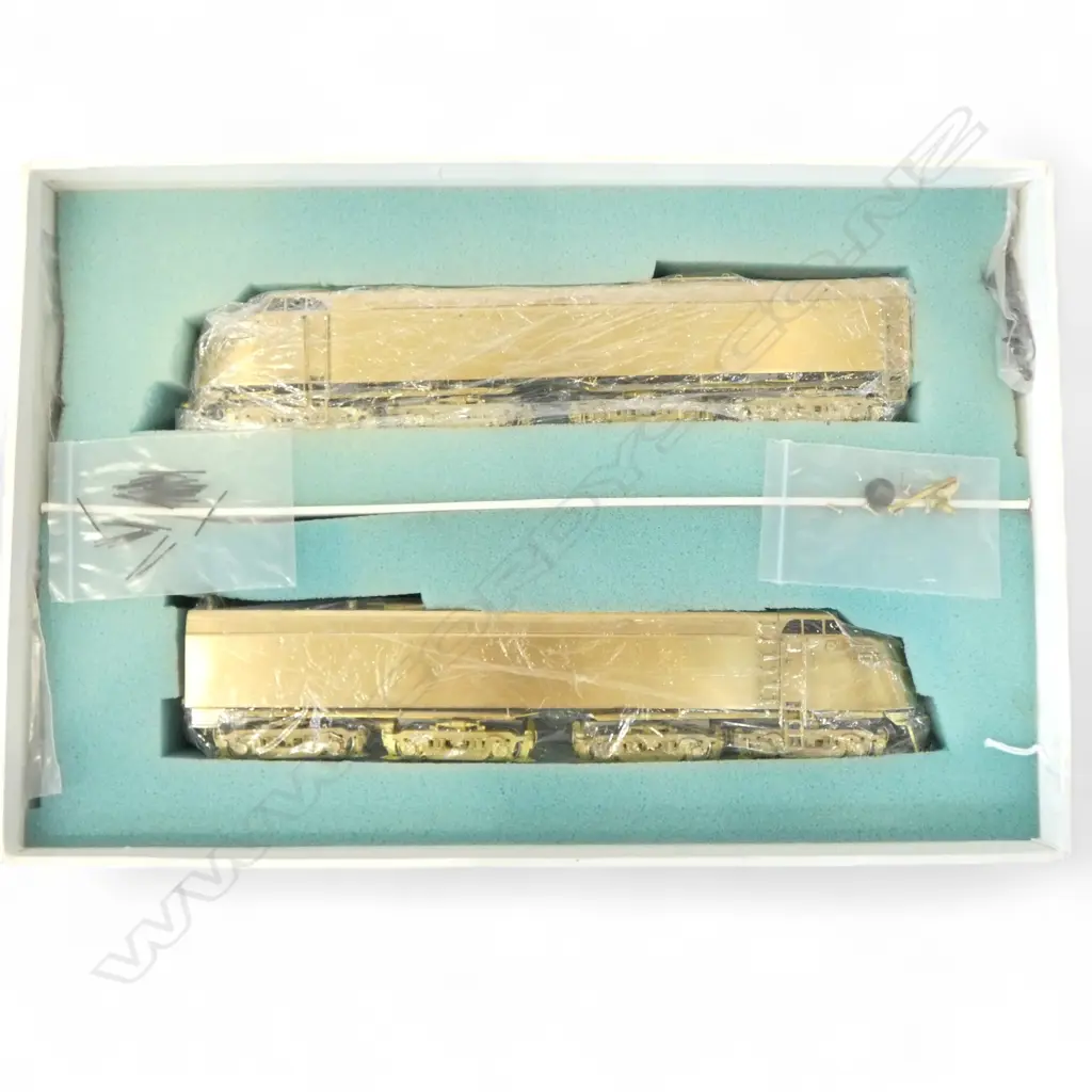 HO GAUGE DOUBLE BRASS ENGINE SET Image 1++
