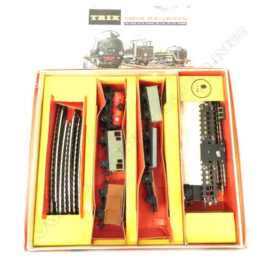 VINTAGE BOXED TTR TRIX TWIN RAILWAY SET NO ENGINE