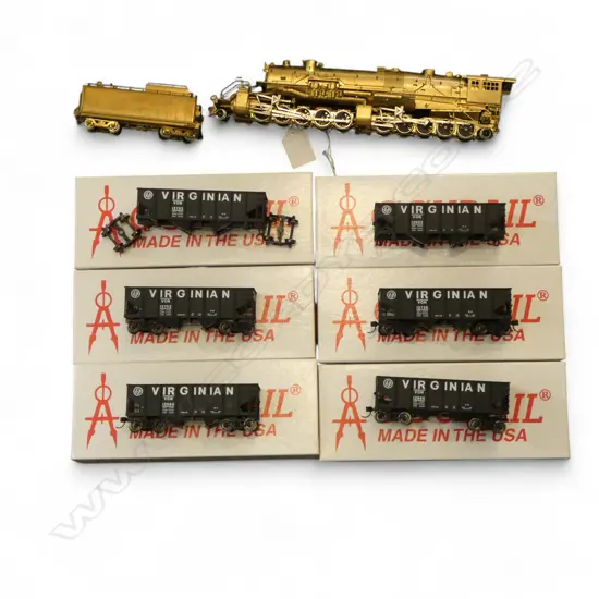 HO SCALE BRASS ELECTRIC ENGINE TENDER & 6 BOXED CARRIAGES