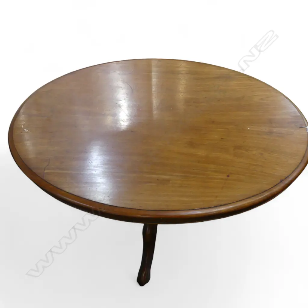 VICTORIAN OVAL LOO TABLE 1200x890x740mm Image 1++