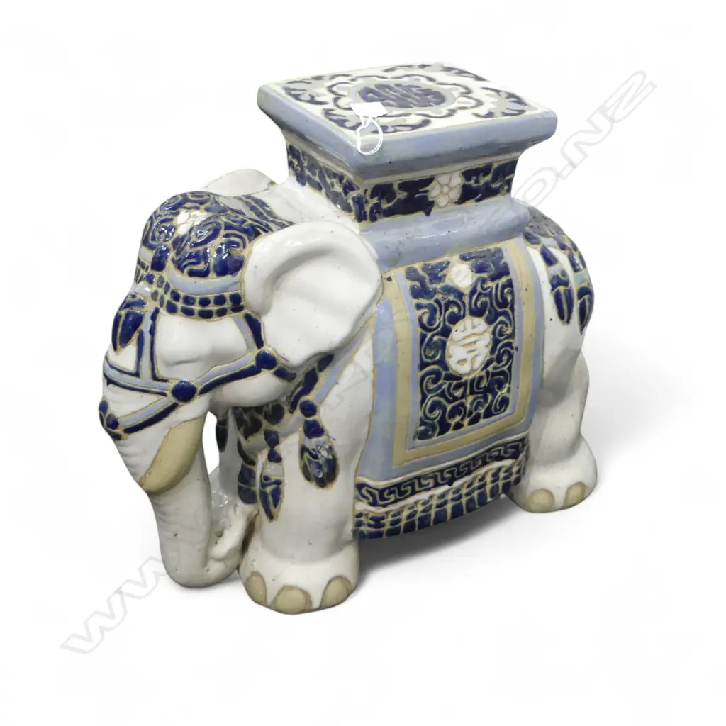 CERAMIC ELEPHANT STOOL H.415mm Image 1++