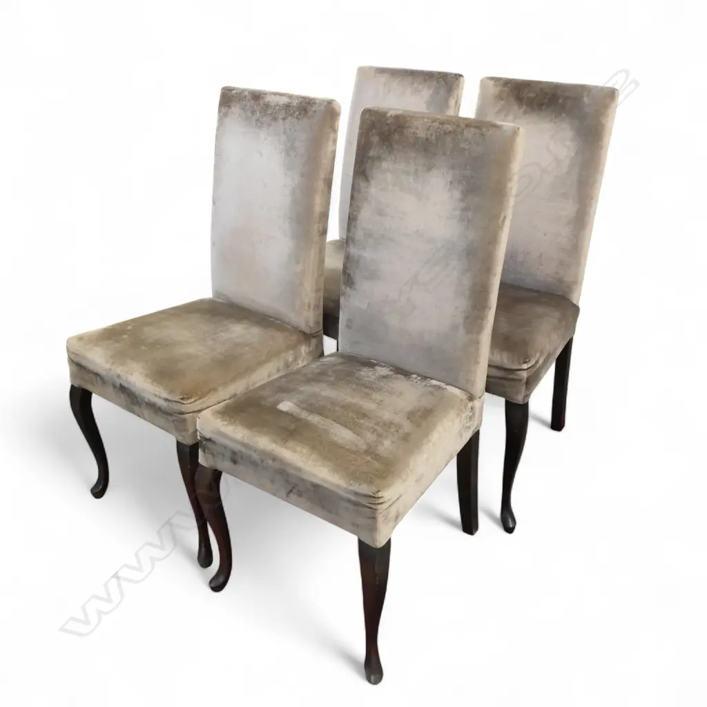 4 VELVET DINING CHAIRS Image 1++