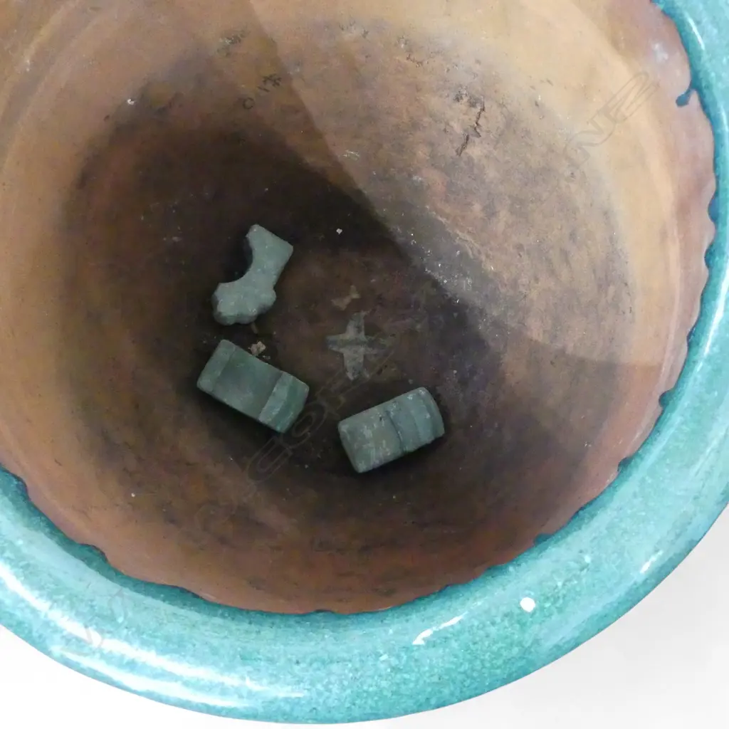 LG GREEN GLAZED PLANTER POT H.505mm + 3 FEET Image 1++