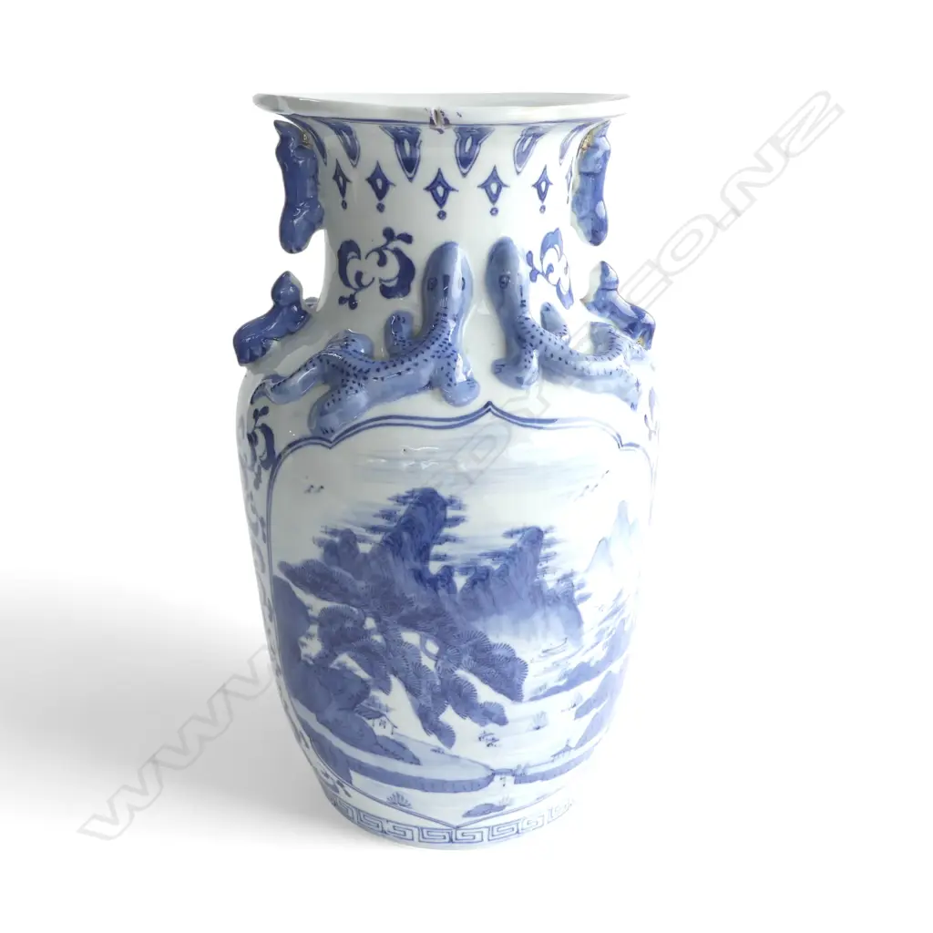 CHINESE B/W VASE H.360mm RIM w. CHIP Image 1++