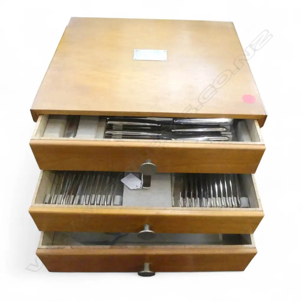 A DUTCH GERO ZILVER BOXED 6 PCE CUTLERY SET WITH SERVING SPOONS LADLE CARVING KNIFE AND FORK AND KNIFE SHARPENER Image 1++