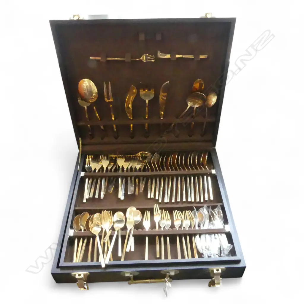 LG CANTEEN OF THAI BRASS CUTLERY Image 1++