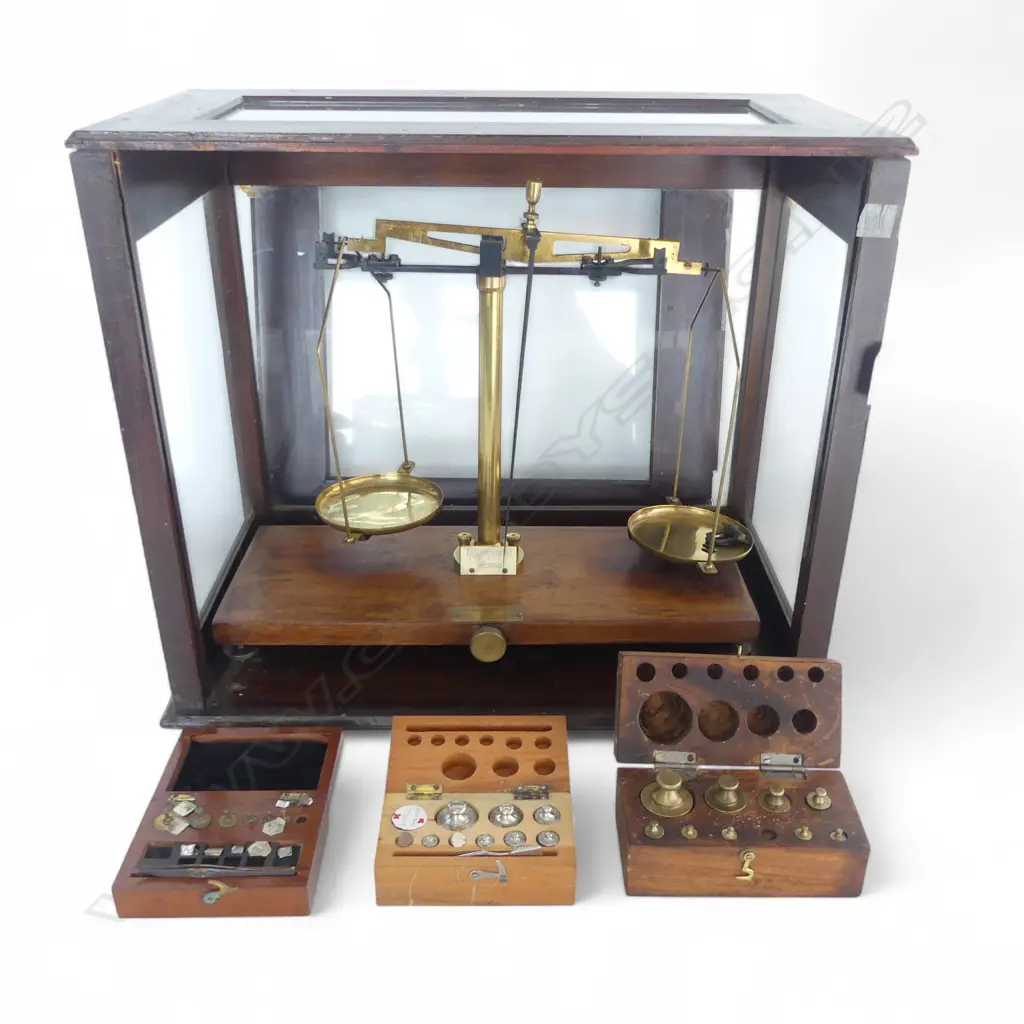CHEMICAL SCALES, CASED 465x265x390mm - BORER IN 1 SMALL PIECE + 3 BOXED WEIGHTS Image 1++