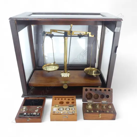 CHEMICAL SCALES, CASED 465x265x390mm - BORER IN 1 SMALL PIECE + 3 BOXED WEIGHTS