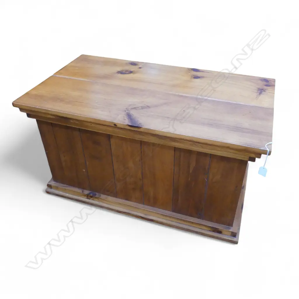 PINE BLANKET BOX 950x540x500mm Image 1++