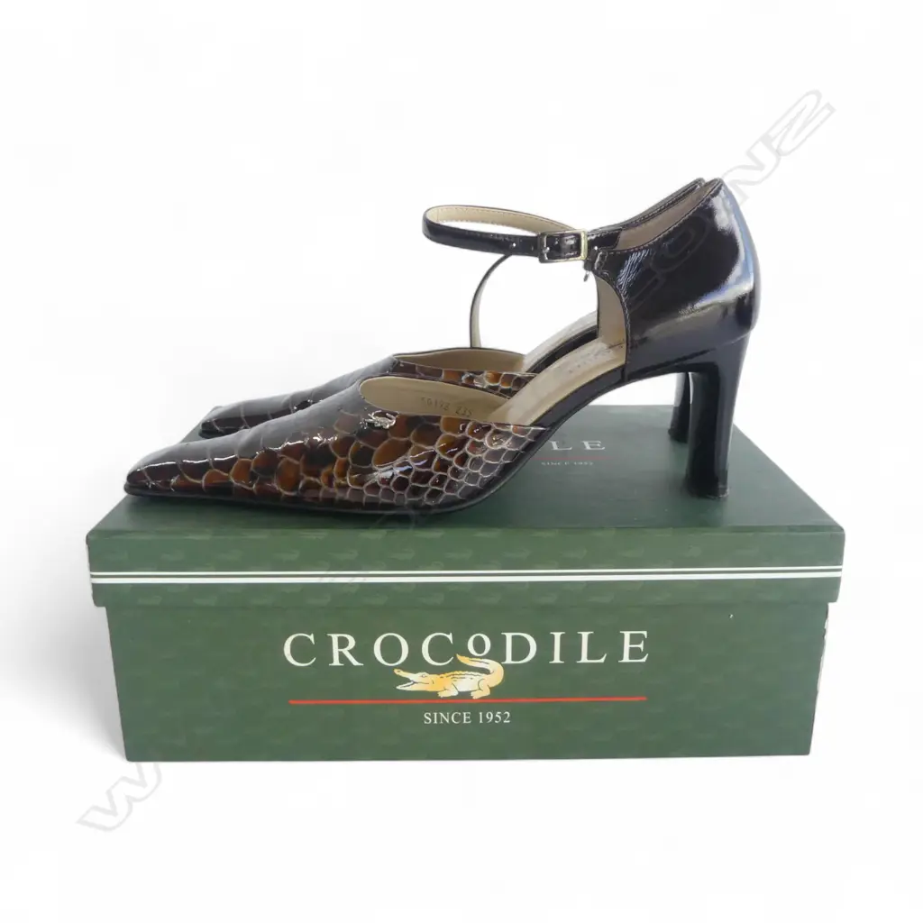 PR CROCODILE LEATHER HIGH HEELED SHOES. SIZE # 235(Korean). US.6.5. In box w tags Image 1++