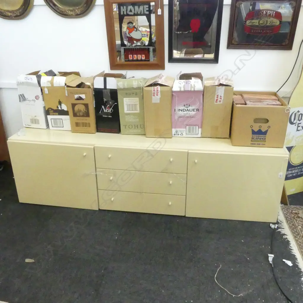 LOW ITALIAN SIDEBOARD 1820x545x500mm Image 1++