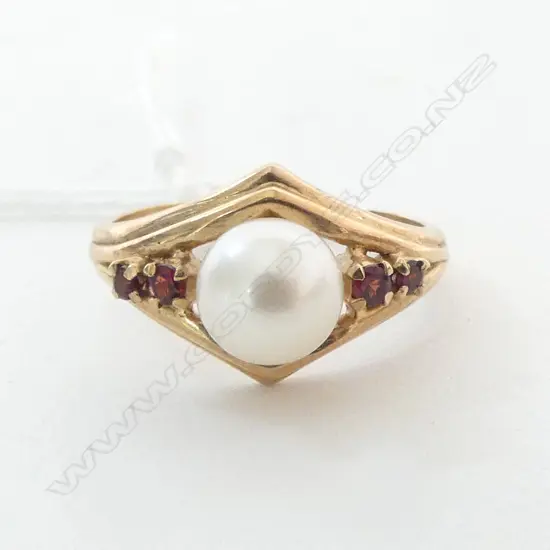 9ct YELLOW GOLD PEARL & GARNET RING 3gms SIZE O