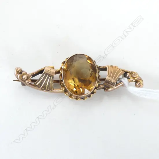 9ct GOLD BROOCH