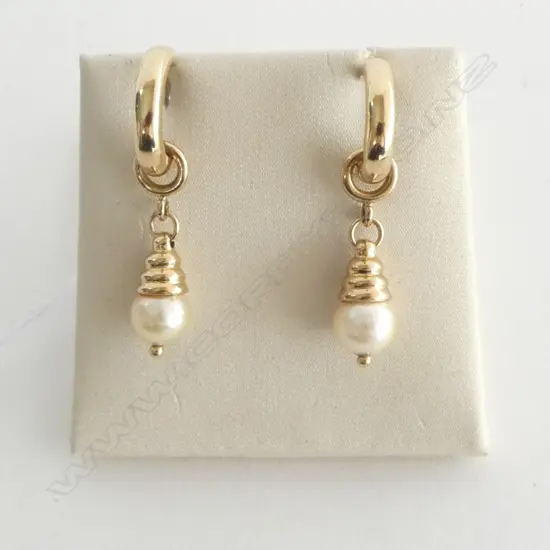 9ct Y/G 1/2 HOOP EARRINGS WITH CREAM CULTURED PEARL DROP FITTINGS 7.5 GMS