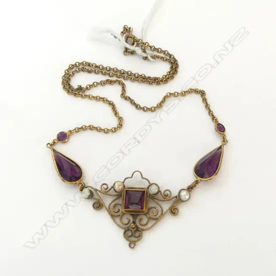 ANTIQUE STYLE COSTUME NECKLACE