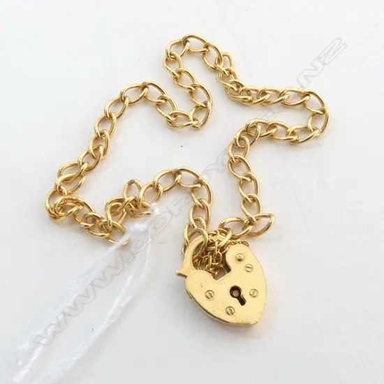 18ct Y/G CURB LINK BRACELET with HEART LOCK /SAFTY CHAIN 18cm 4.5gms (French stamps to back of lock)
