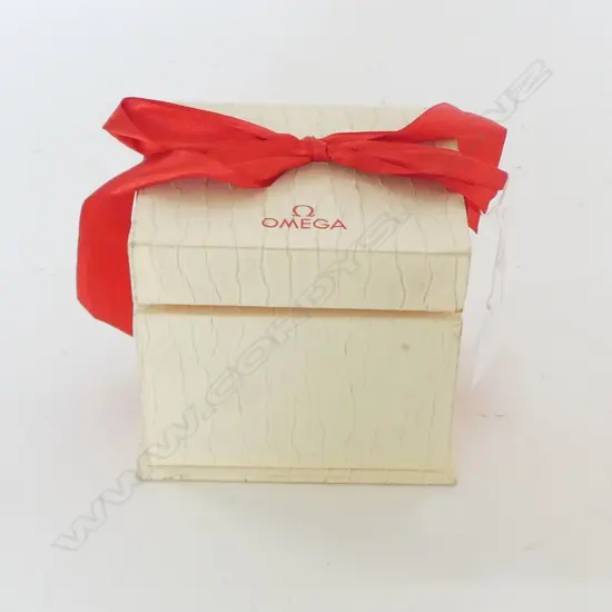 VINTAGE OMEGA WATCH BOX H.110mm