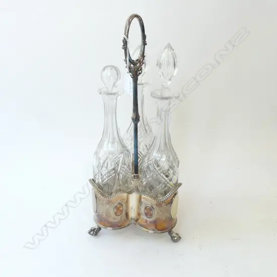 EP CRUET w. 3 CRYSTAL BOTTLES H.450mm