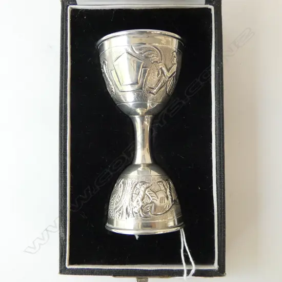 STG SILVER DOUBLE SPIRIT MEASURE STAMPED ‘STERLING SILVER’ IN BOX, L.93MM