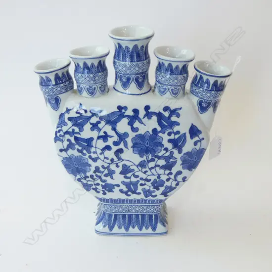 CHINESE B/W TULIP VASE H.305mm