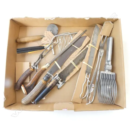 1058/1061/1464/1056/1185/1115/0994/1212/1383/1957 COLLECTION OF VINTAGE KITCHEN IMPLEMENTS