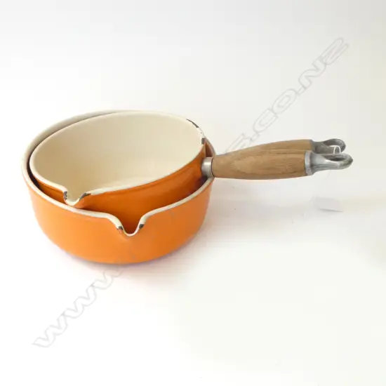 GRADUATED PR OF CAST IRON & ENAMEL LE CRUESET SAUCE POTS, LARGEST Dia.200mm