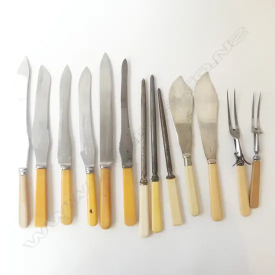 13 VINTAGE ‘BONE’ HANDLE CARVING KNIVES, FORKS, STEELS, ETC, L. 235-355MM