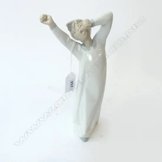 LLADRO FIGURINE H.220mm