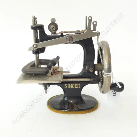 MINIATURE SINGER SEWING MACHINE 175x100x160mm