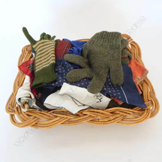 VINTAGE MENS HANDKERCHIEFS,GLOVES, ETC