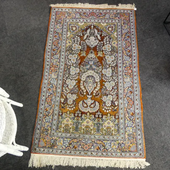 HAND KNOTTED WOOL PILE RUG 1550x950mm