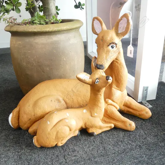 PAINTED CONCRETE DEER & FAWN H.365mm